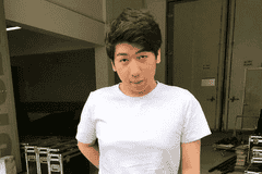 炫神重新获得二路解说权后，光速删除道歉帖，官方无视此事
