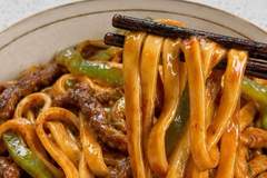青椒肉丝拌面:一碗搞定夏日食欲的懒人神仙吃法