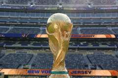 FIFA官方晒照:大力神杯送达 纽约大都会静待好戏开场