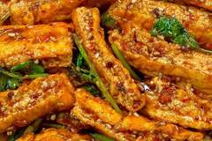 香菜拌豆腐：香脆嫩滑，一口上瘾的家常神仙吃法