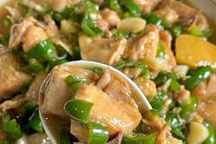 青椒炒鸡：鲜辣喷香脆嫩入味 一口就让人多吃两碗饭的下饭绝配