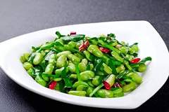 蚕豆季必吃经典小炒！韭菜炒蚕豆鲜爽入味好消化，简单几步搞定春日餐桌好菜