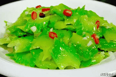 苦瓜这样炒完全没苦味，不爱吃苦瓜的人都抢着吃，豉香和猪油香直接拉满