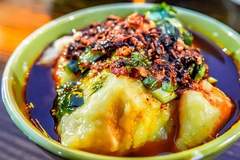 甘肃白云朵洋芋搅团 捶打淬炼出粉糯筋道的乡土绝味