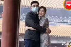 网友揭秘重要线索，合影中唐先生多数佩戴口罩，三姐则坦然展现面容，与朱女士所述相符