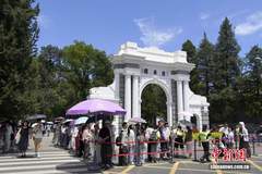 北京迎来暑期名校旅游热