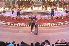 宁夏银川漫葡小镇暑期人气爆棚 民俗演艺扎堆成客流增长核心亮点