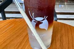 茶咖内卷风向大变！开始流行拼杯子、拼吸管
