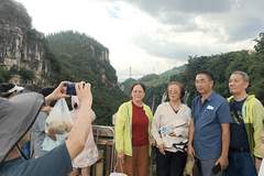 景美人更暖 服务润旅途——兴义以温情“待客之道”礼遇八方游客