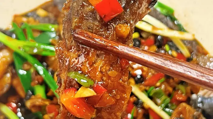 豆豉焖鱼块，好吃到破防！这菜一上桌，米饭就遭殃