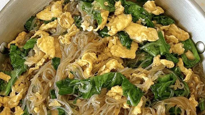 家常生菜鸡蛋炒粉丝,清爽不腻有门道