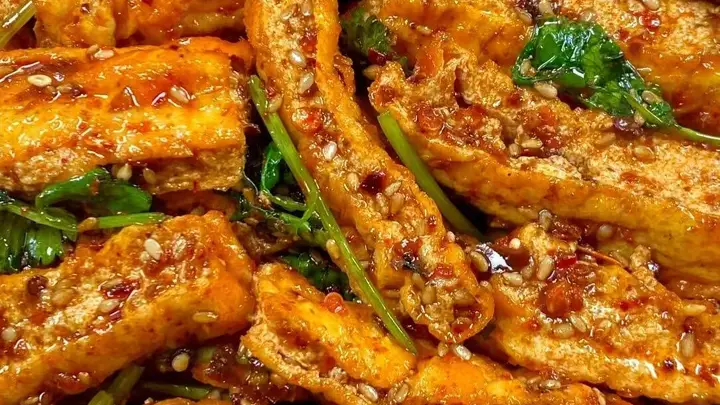 香菜拌豆腐:香脆嫩滑,一口上瘾的家常神仙吃法