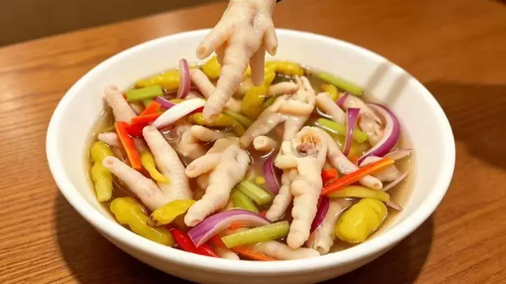 夏日泡椒鸡爪绝配做法:Q弹酸辣,在家轻松自制