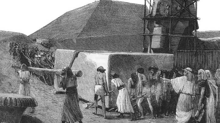 5000年前古墓发现阶梯结构,考古学家泼冷水:别急着说它是金字塔起源