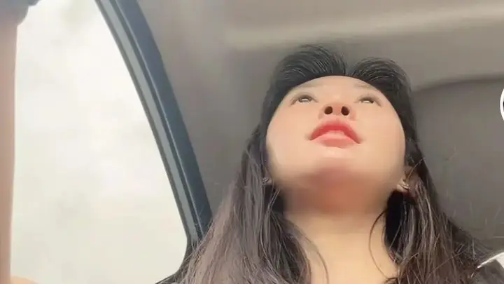 高速女乘客换位“代驾”送滴滴司机去医院获赞