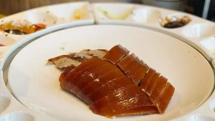 扎根长沙二十载老牌湘菜馆,特色硬菜小吃惊艳登场,聚会就餐绝佳选择