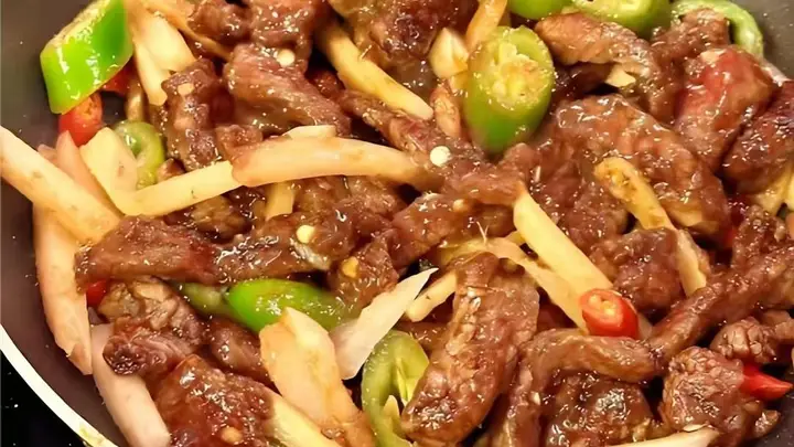 十分钟搞定灵魂下饭菜 家庭版姜烧牛肉香到连炫三碗饭