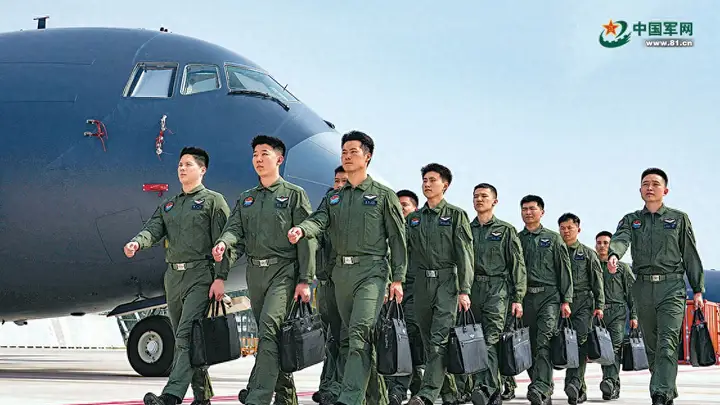 空军航空兵某团官兵与“鲲鹏”同行的成长足迹