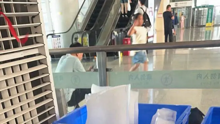 旅客吐槽郑州东站候车大厅似“蒸笼”,铁路郑州站致歉