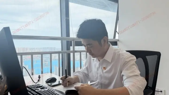 党旗领航金融路 活水润泽实体兴—平安融易以党员先锋服务擦亮平安“服务年”底色
