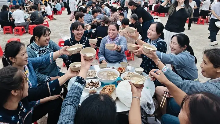 荔波拉欧村“六月六”民俗文化活动火热举行