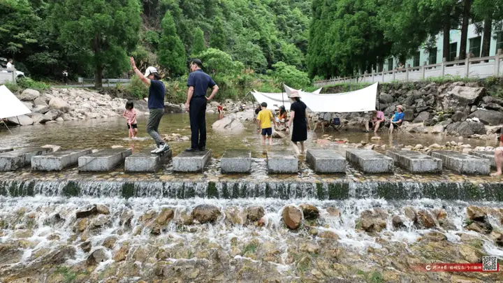莽山“溪”游乐享清凉体验