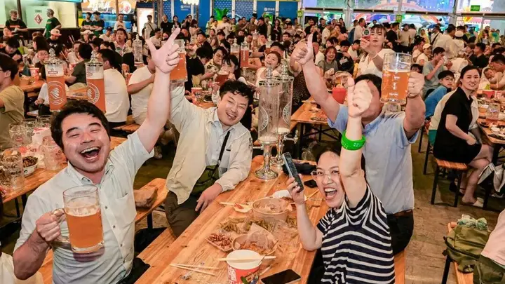 啤酒冷知识:泡沫与温度的奥秘