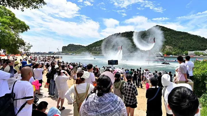 大连暑期文旅惊喜上线 极地萌宠与海岸演艺打造多维消暑新体验