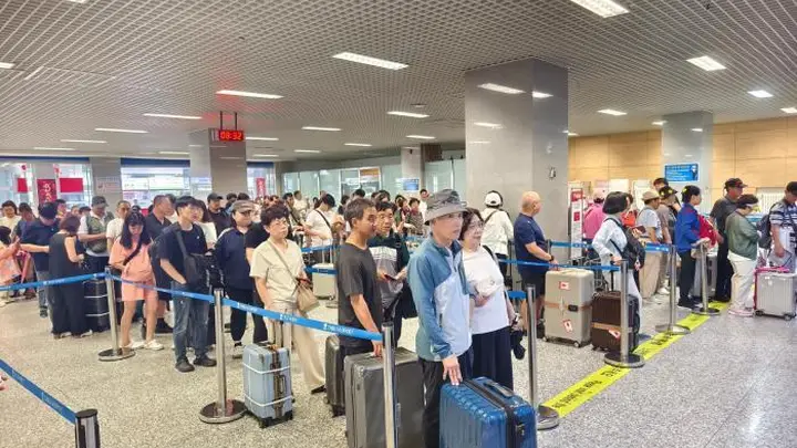 深耕对韩航网 吉林延吉机场暑运迎客流高峰