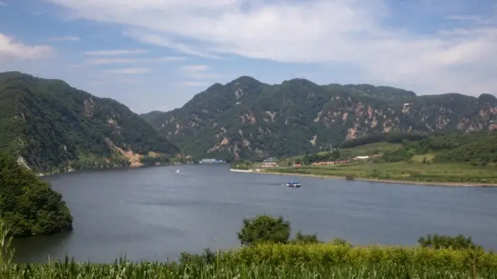 桓仁满族自治县旅行攻略·五女山下枫红湖光