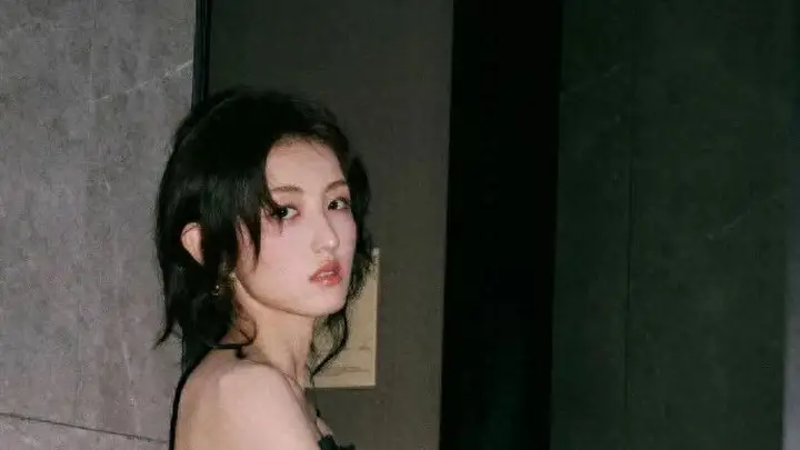 红毯别只盯着长裙！百花奖裤装造型，解锁女生正式场合的清冷思路