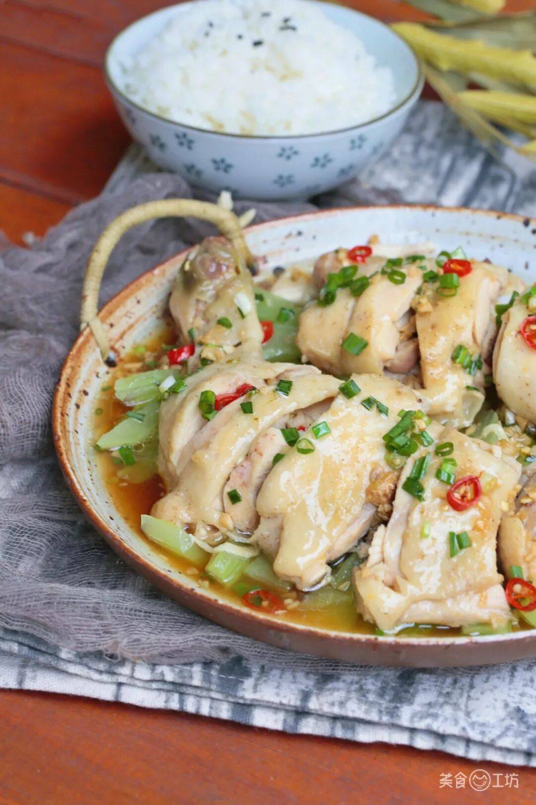 能打败黄焖鸡的只有它！不加一滴水，丢进电饭煲就搞定