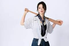 杨紫化身棒球少女又美又飒 打扮青春靓丽活力十足