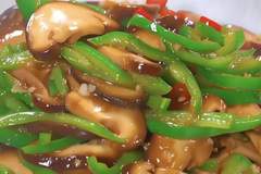 家常快手硬菜青椒炒香菇 鲜香滑嫩口感拉满餐桌必备
