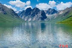 青海果洛:择机依法依规有序开放年保玉则