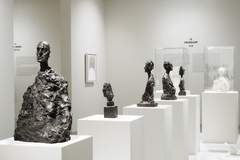 现场｜上海贾科梅蒂大展：200多作品铺陈艺术人生