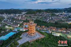 贵州晴隆阿妹戚托小镇尽显民族风情