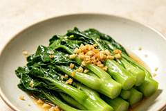 这菜补钙力赛过牛奶鸡蛋，低脂清爽还清热，现在知道还不晚！