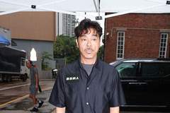 62岁张达明坐轮椅送恩师 刘青云亲证抗癌后状态稳仍能演好戏