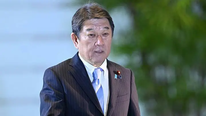 原创访日游客大幅缩水,日本歧视政策苦果自偿,茂木敏充呼吁对话,中方态度坚决!