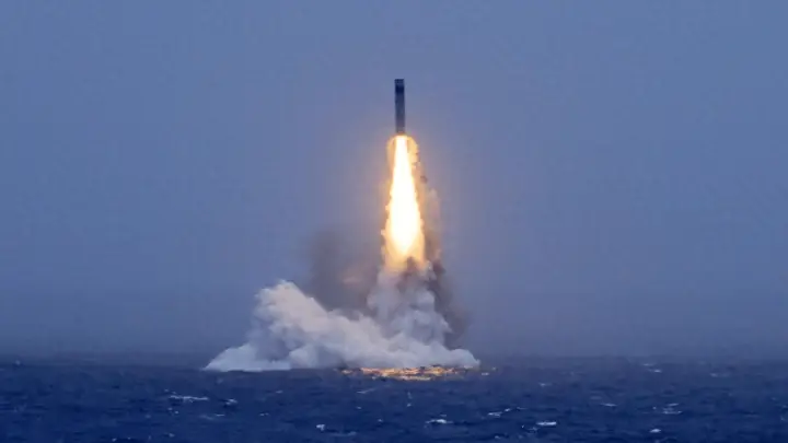 巨浪发射成功8000公里覆盖美本土 中国海基核威慑力再升级