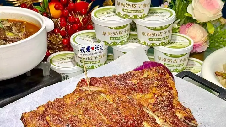 张北自驾必打卡！福洋洋草原手把肉店的手工莜面成意外亮点，本地莜麦现做口感绝了