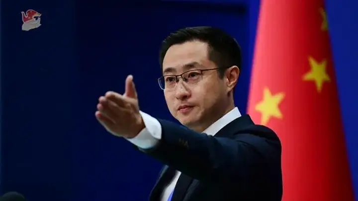 外交部:网络上有关菲律宾的视频,不是官方行为,中方在“南海仲裁案”问题上的立场是明确的、一贯的