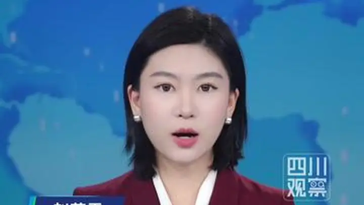 重庆綦江傍晚云朵翻涌似哥斯拉现身