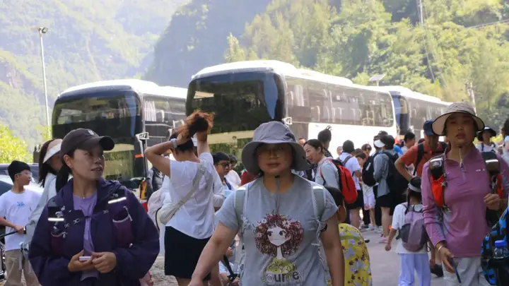 乡野徒步热潮带动土特产热销
