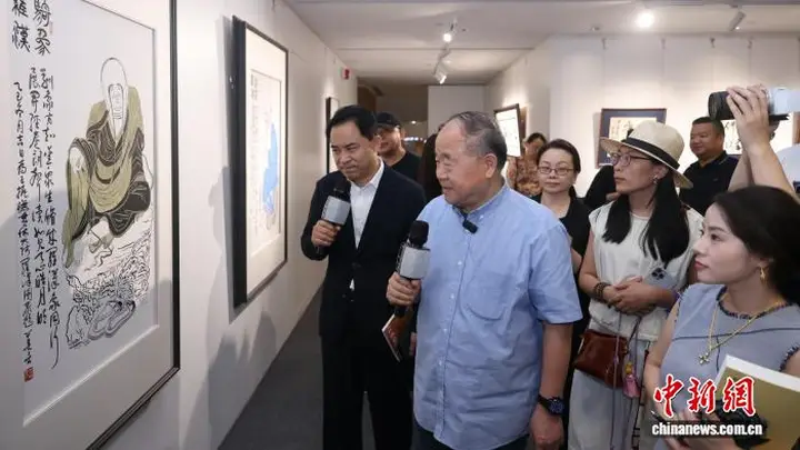 莫言王振结伴壮游 文墨共生十八罗汉诗画展彰显乐观精神