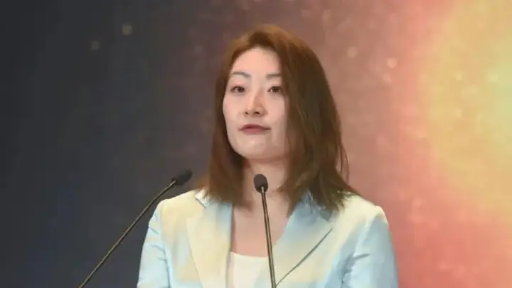 宗庆后家族争产案:宗馥莉上诉被驳回,18亿美元资产冻结继续