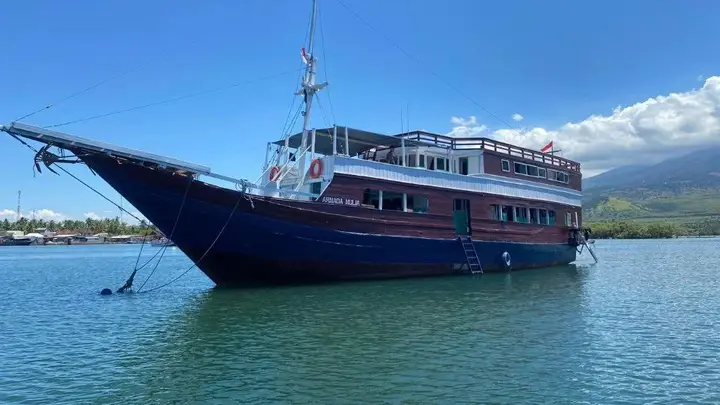 印尼观光船沉没 中国游客漂流四五小时获救