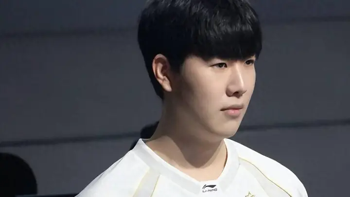 IG主场人气爆表 Theshy回归首秀拿MVP 直言状态超预期