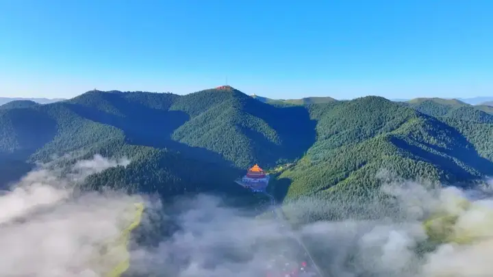 雪域羚城解锁专属盛夏盛景 高原限定清凉浪漫引人流连